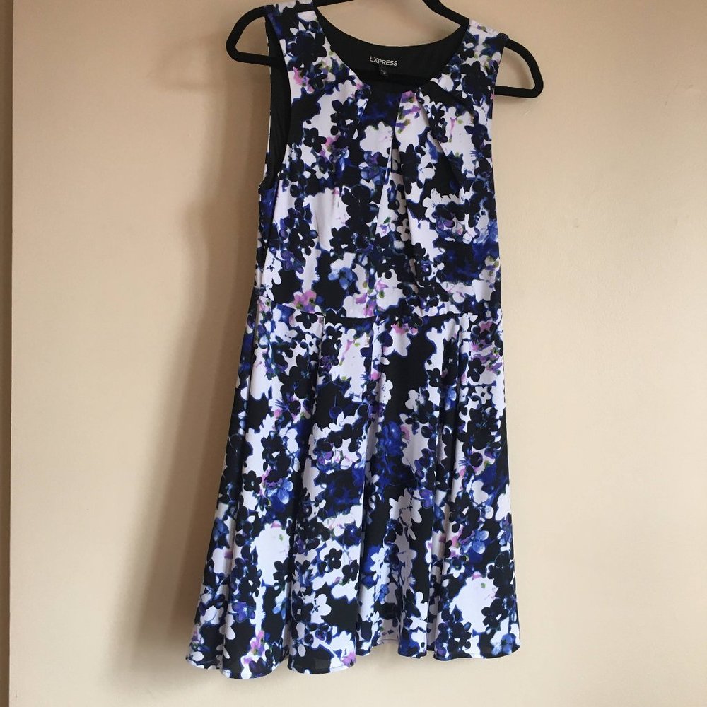 Floral pattern sleeveless lightweight dress, 10